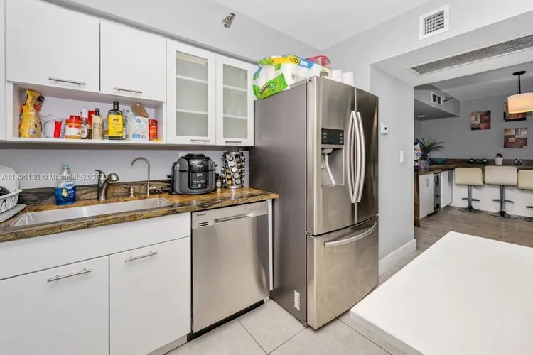 Parc Central South #1017 image #9