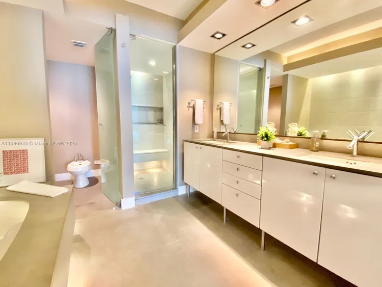 Ocean Club - Ocean Tower One #1505 image #8