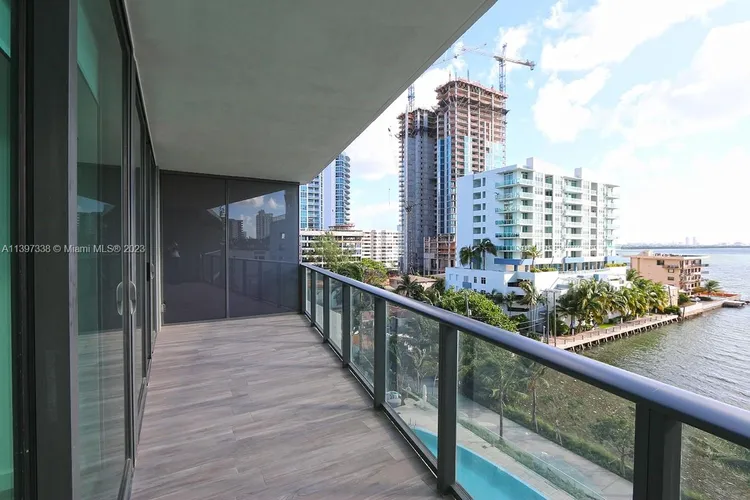 Icon Bay #504 image #16