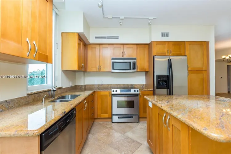 Duo Condo #307W image #10