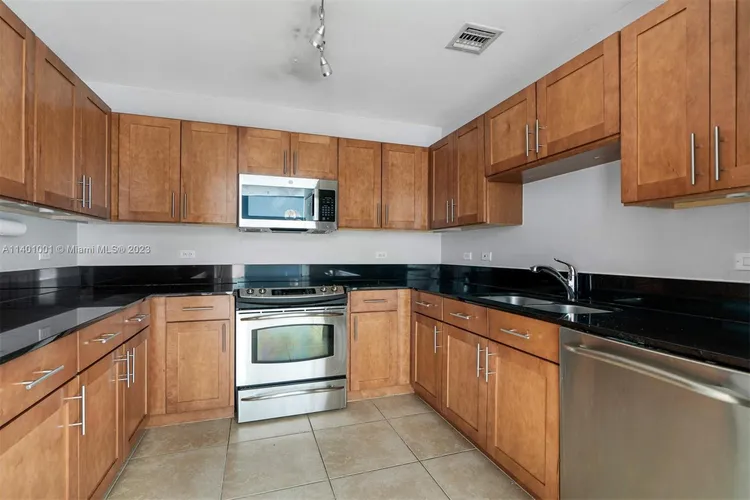 Colonnade at Dadeland #509 image #8