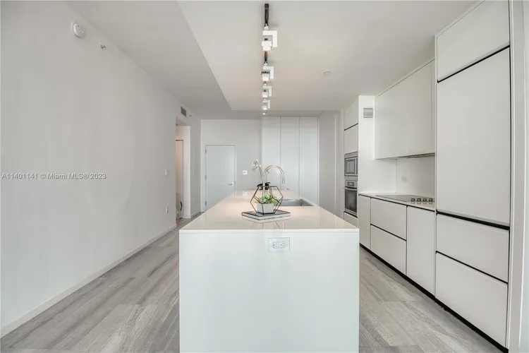 900 Biscayne Bay #5605 image #7