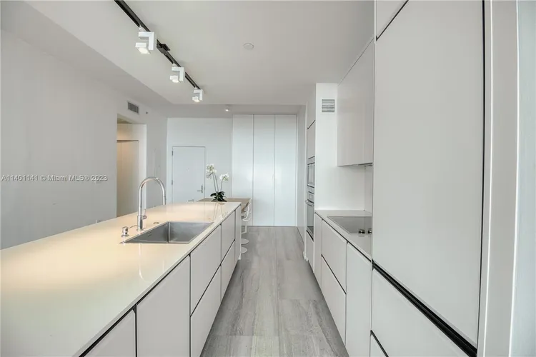 900 Biscayne Bay #5605 image #8