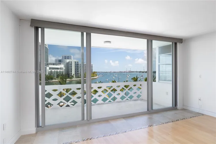 Belle Plaza #514 image #10