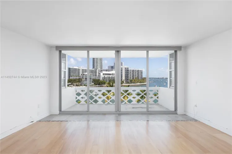 Belle Plaza #514 image #11