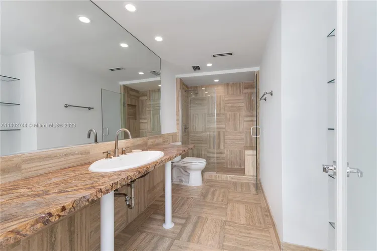 Belle Plaza #514 image #14