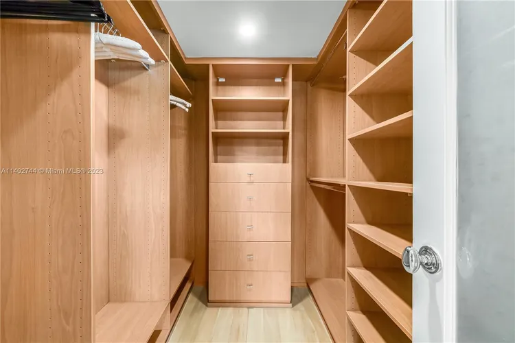 Belle Plaza #514 image #15