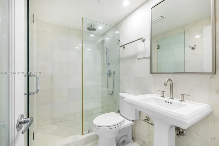 Belle Plaza #514 image #18