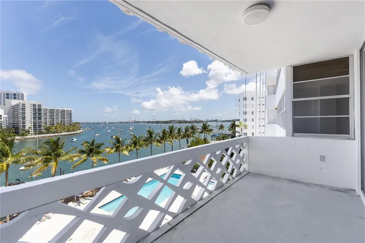 Belle Plaza #514 image #20