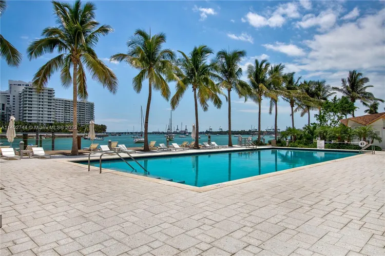 Belle Plaza #514 image #25