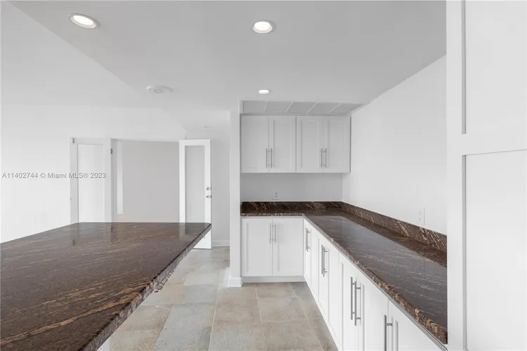 Belle Plaza #514 image #6