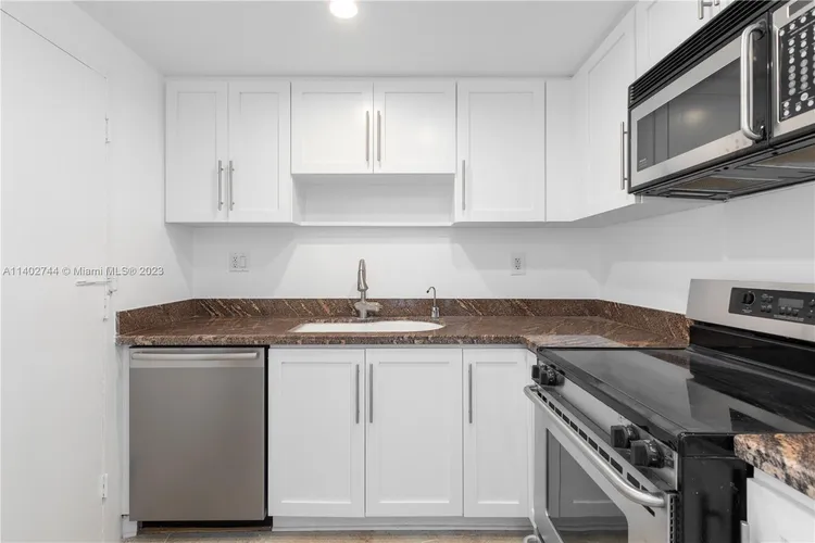 Belle Plaza #514 image #7