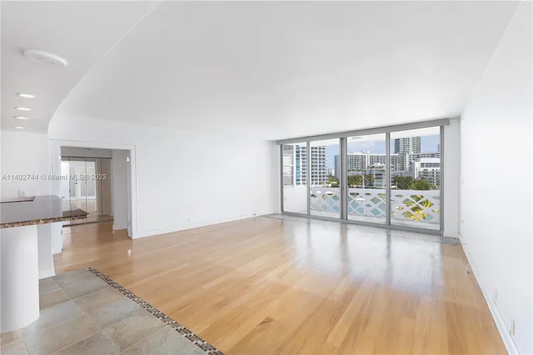 Belle Plaza #514 image #8