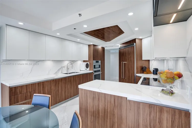 Williams Island 2600 #605 image #13