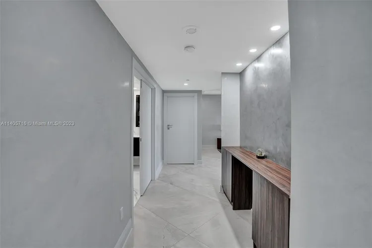 Williams Island 2600 #605 image #18