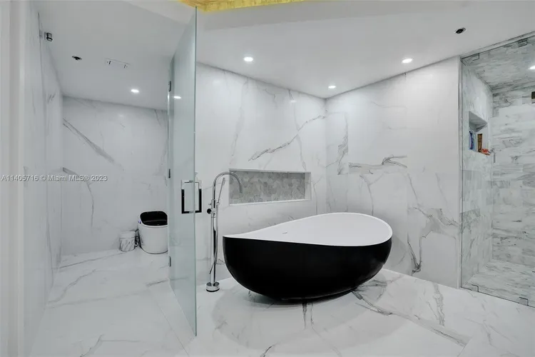 Williams Island 2600 #605 image #20