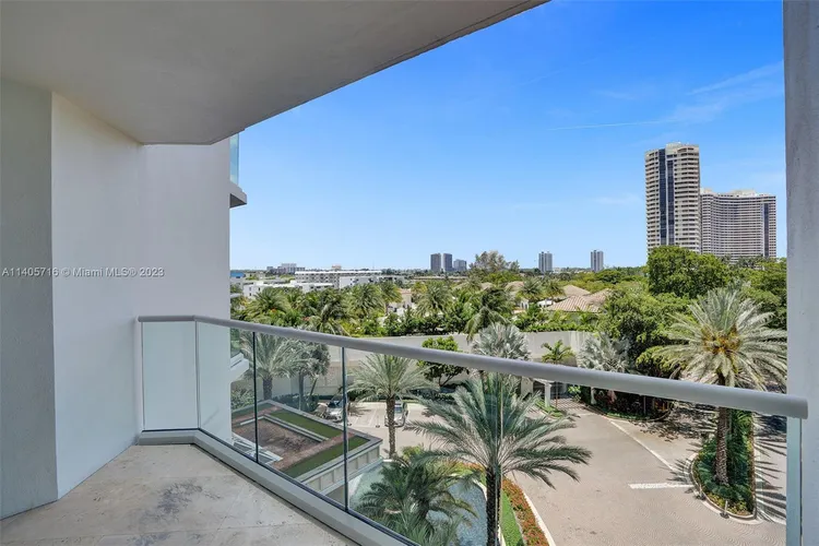 Williams Island 2600 #605 image #21