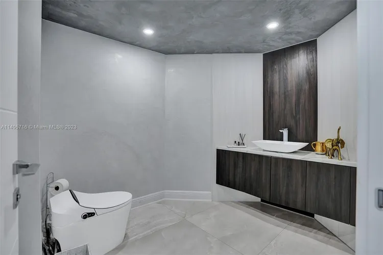 Williams Island 2600 #605 image #34