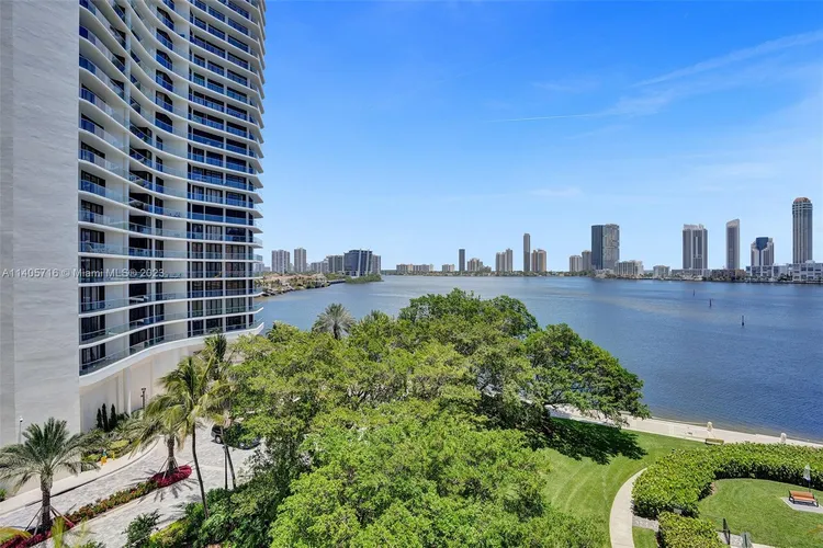 Williams Island 2600 #605 image #36