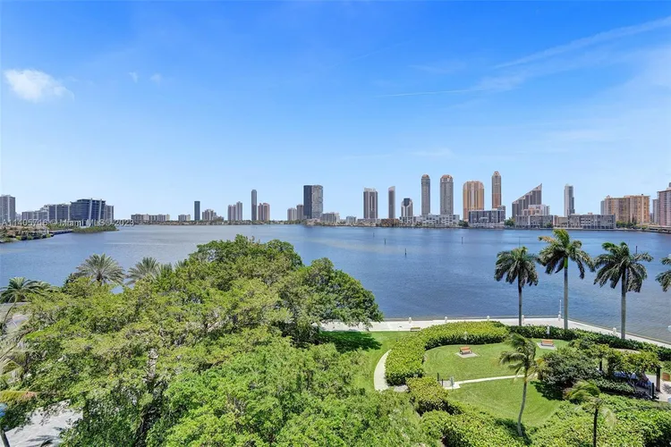 Williams Island 2600 #605 image #37