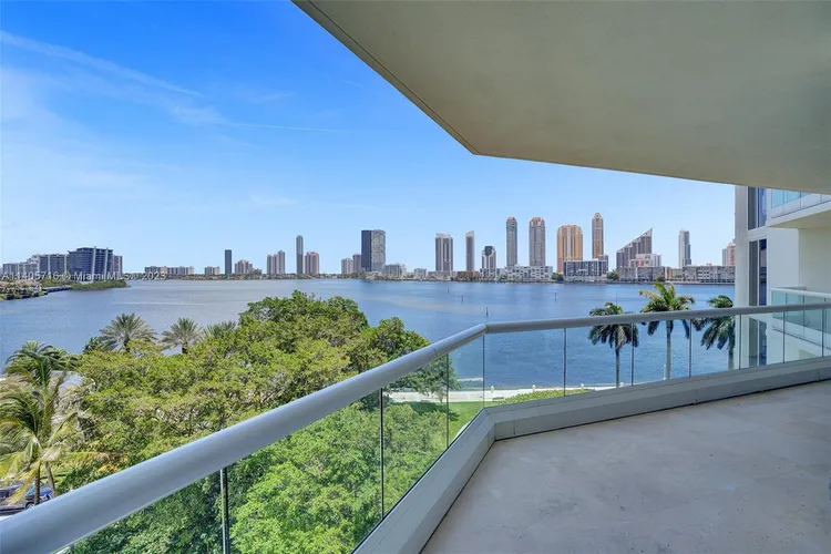 Williams Island 2600 #605 image #38