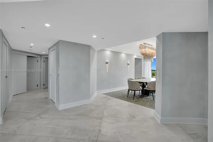 Williams Island 2600 #605 image #9