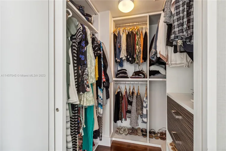 Onyx #1905 image #12