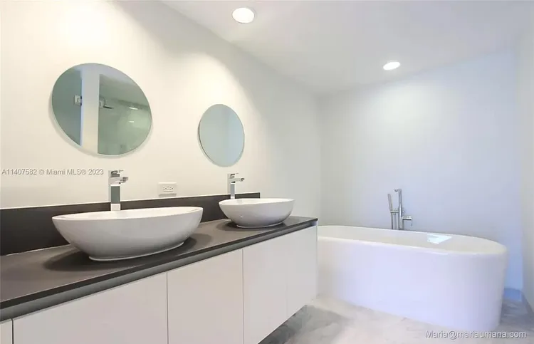 O'Residences #706 image #26