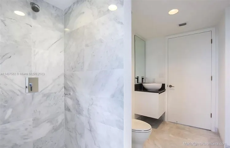 O'Residences #706 image #32