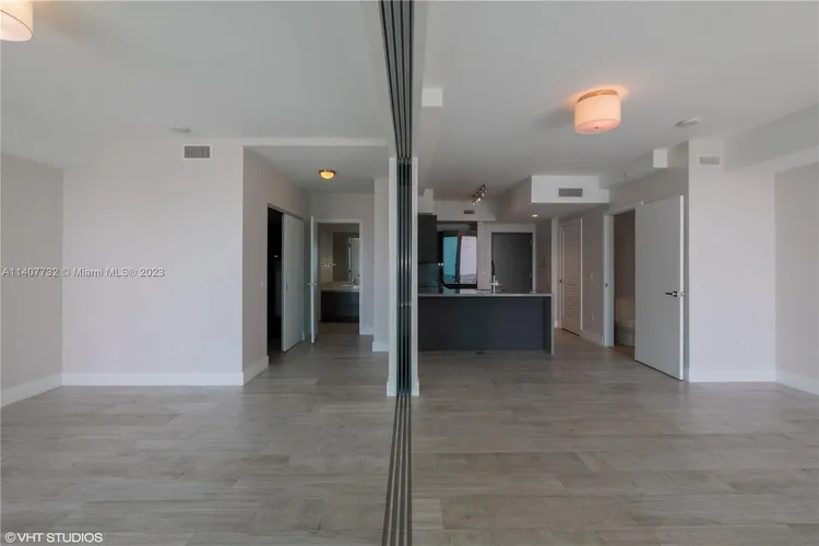 The Bond #3704 image #14