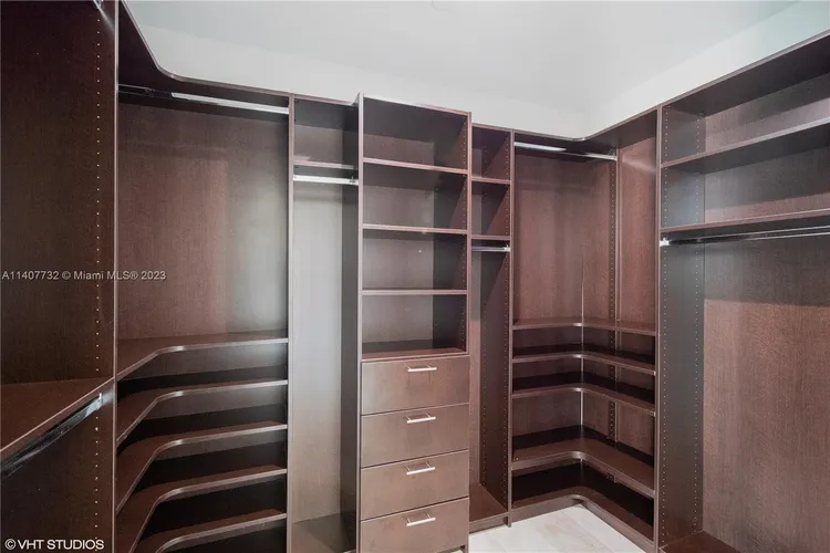 The Bond #3704 image #17