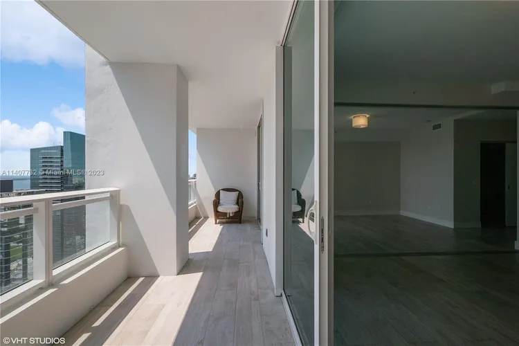 The Bond #3704 image #21