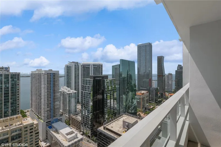 The Bond #3704 image #23