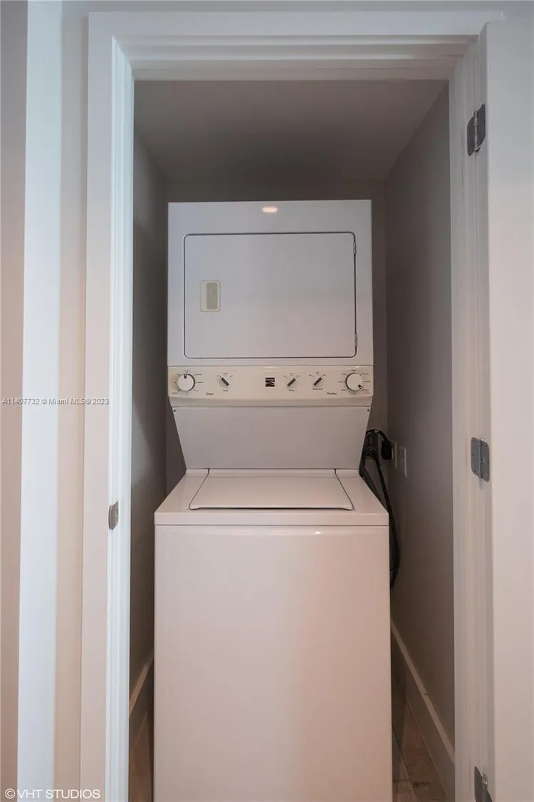 The Bond #3704 image #8