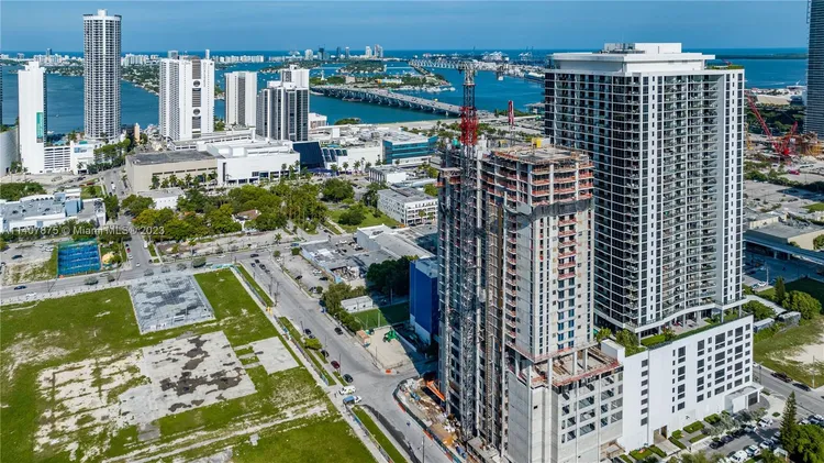 Canvas #PH07 image #10