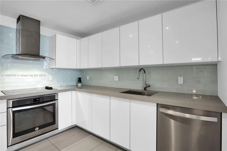 Canvas #PH07 image #18