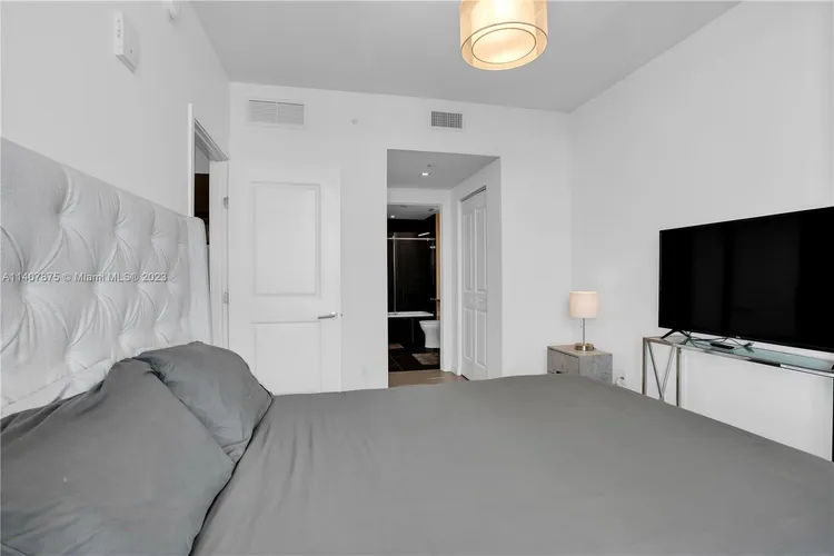 Canvas #PH07 image #21