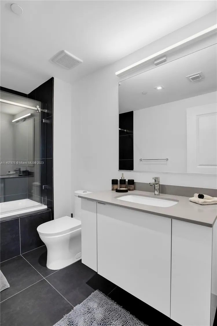 Canvas #PH07 image #23