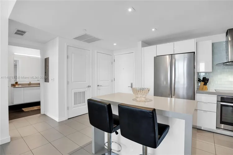 Canvas #PH07 image #25