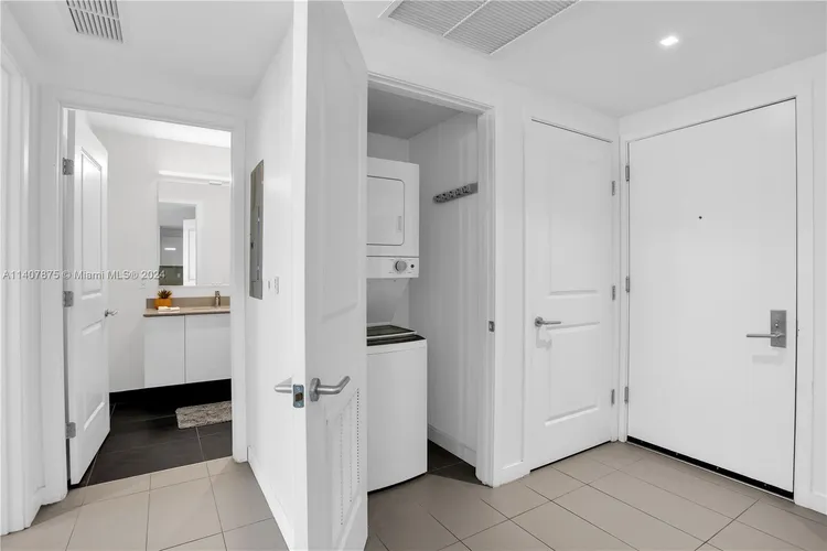 Canvas #PH07 image #30