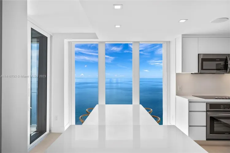 Casa del Mar #27D image #19