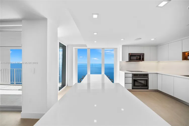 Casa del Mar #27D image #21