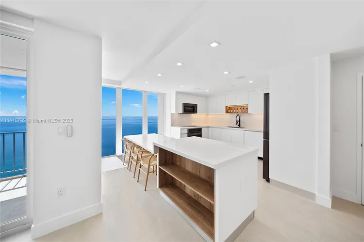 Casa del Mar #27D image #24