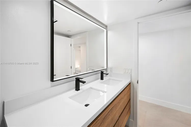 Casa del Mar #27D image #36