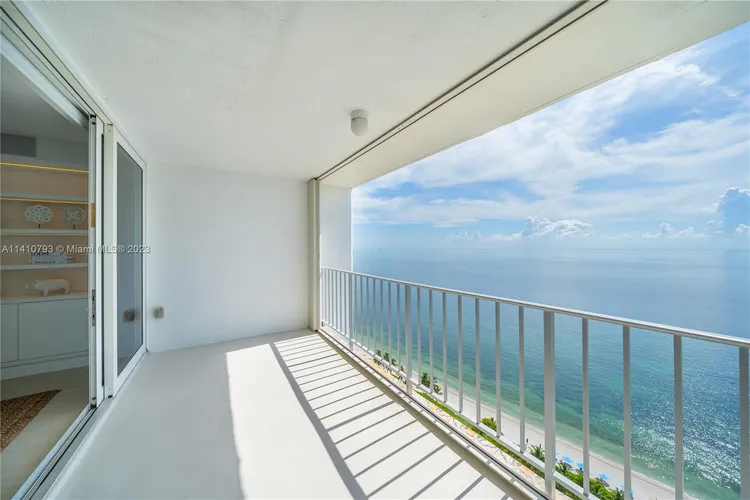 Casa del Mar #27D image #38