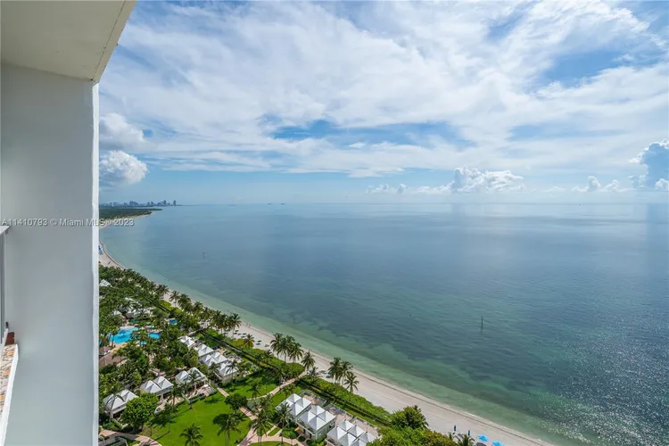 Casa del Mar #27D image #43