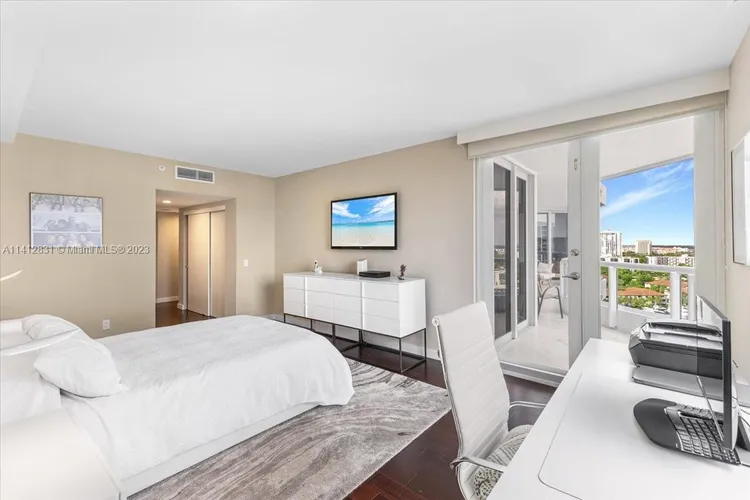 South Tower at the Point #1708 image #14