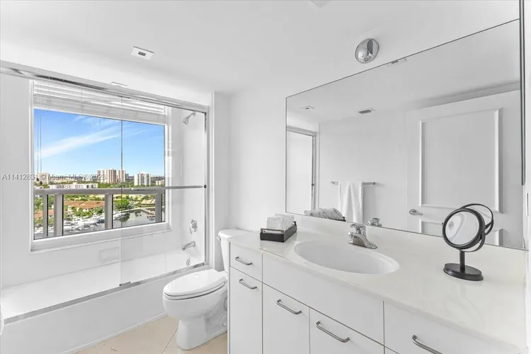 South Tower at the Point #1708 image #19