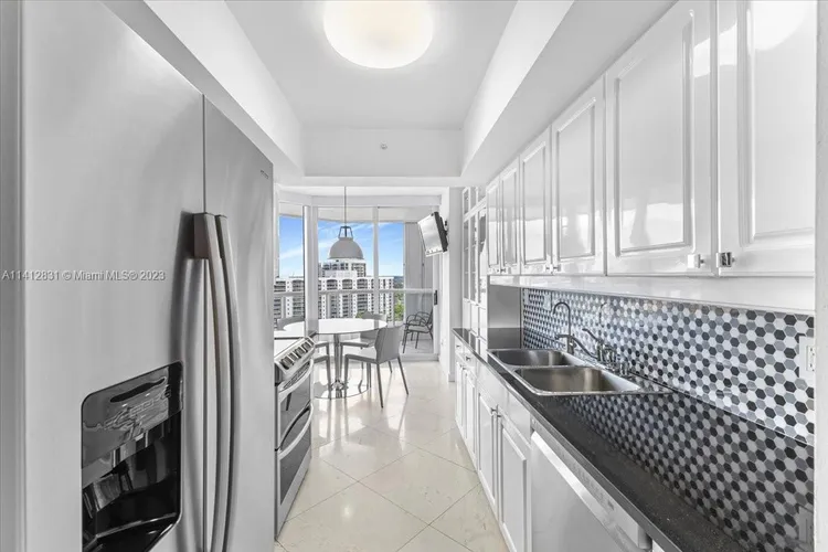 South Tower at the Point #1708 image #9