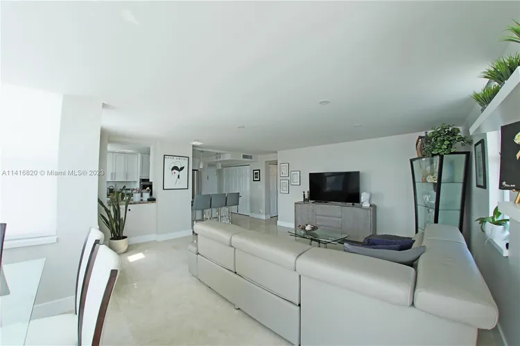 Berkley South #15L image #11